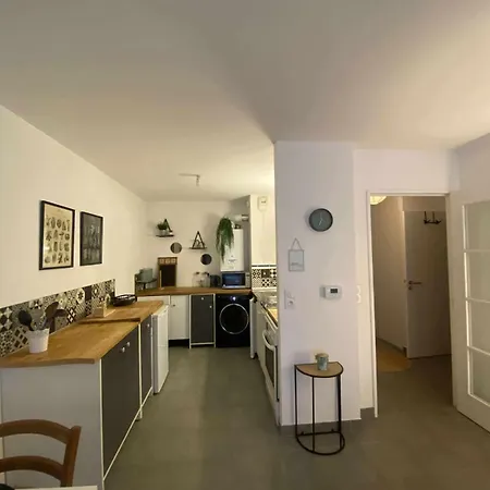 49 Metres Carres, Calme, Recent, Bien Situe, Accessible En Voiture Garage, Ascenseur Apartment *