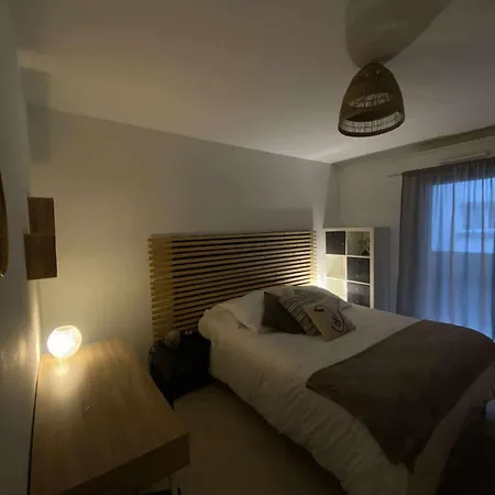Apartment 49 Metres Carres, Calme, Recent, Bien Situe, Accessible En Voiture Garage, Ascenseur