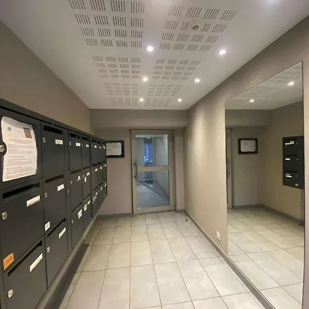 Apartment 49 Metres Carres, Calme, Recent, Bien Situe, Accessible En Voiture Garage, Ascenseur Brest