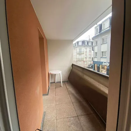 49 Mètres Carrés, Calme, Récent, Bien Situé, Accessible En Voiture Garage, Ascenseur * Brest