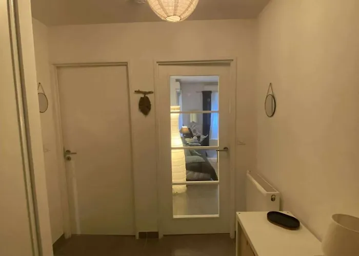 49 Metres Carres, Calme, Recent, Bien Situe, Accessible En Voiture Garage, Ascenseur *