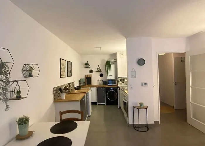 49 Metres Carres, Calme, Recent, Bien Situe, Accessible En Voiture Garage, Ascenseur Апартаменты Брест