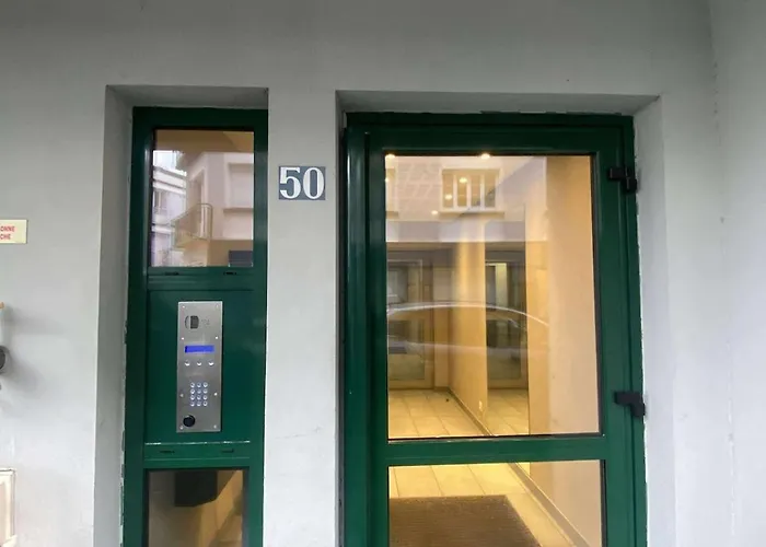 Appartement 49 Mètres Carrés, Calme, Récent, Bien Situé, Accessible En Voiture Garage, Ascenseur