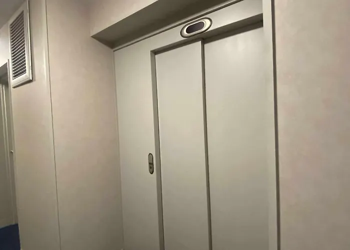 Appartement 49 Mètres Carrés, Calme, Récent, Bien Situé, Accessible En Voiture Garage, Ascenseur