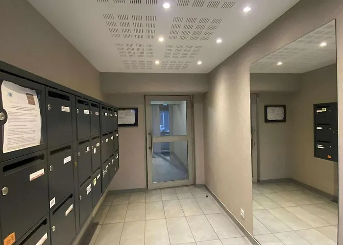 Appartement 49 Mètres Carrés, Calme, Récent, Bien Situé, Accessible En Voiture Garage, Ascenseur Brest